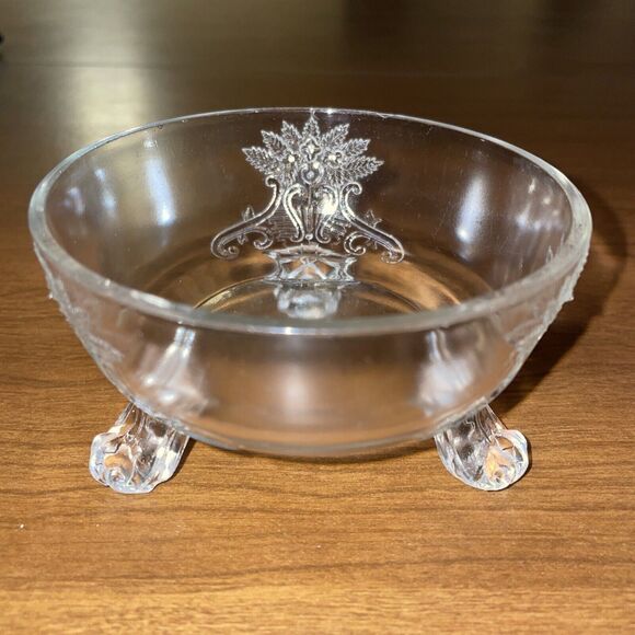 Vtg Clear Glass 3 Footed Bowl Scroll And Leaf Pattern 2.5 Inches X 4 Inches - Picture 5 of 11